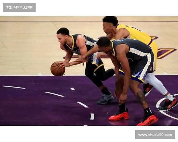 国外的篮球节目—海外篮球赛事全景扫描：NBA季后赛激战与欧洲联赛新星崛起深度解析